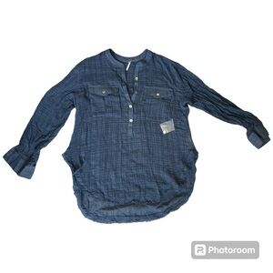 Blouse color blue brand FREE PEOPLE size S. Like new